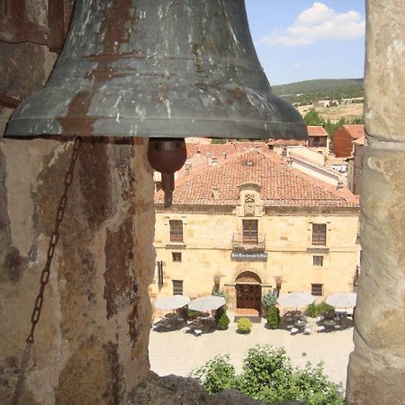 Hotel Tres Coronas De Silos ซานโตโดมิงโก เด ซีลอส ภายนอก รูปภาพ