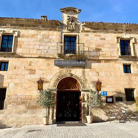 Hotel Tres Coronas De Silos ซานโตโดมิงโก เด ซีลอส ภายนอก รูปภาพ