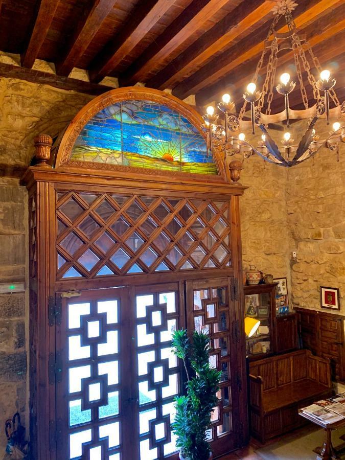 Hotel Tres Coronas De Silos ซานโตโดมิงโก เด ซีลอส ภายนอก รูปภาพ