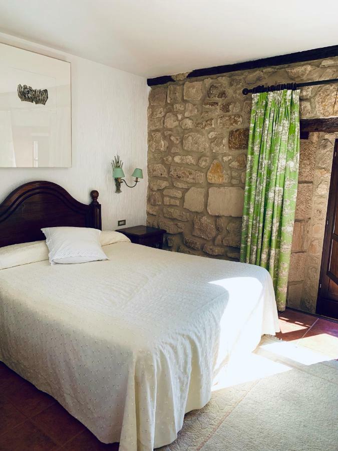 Hotel Tres Coronas De Silos ซานโตโดมิงโก เด ซีลอส ภายนอก รูปภาพ